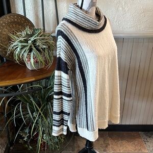 CHAPS Sweater